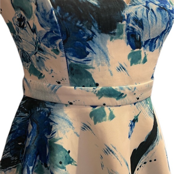LULUS WHITE AND BLUE FLORAL COCKTAIL DRESS WITH PLUNGING NECKLINE - Picture 3 of 8